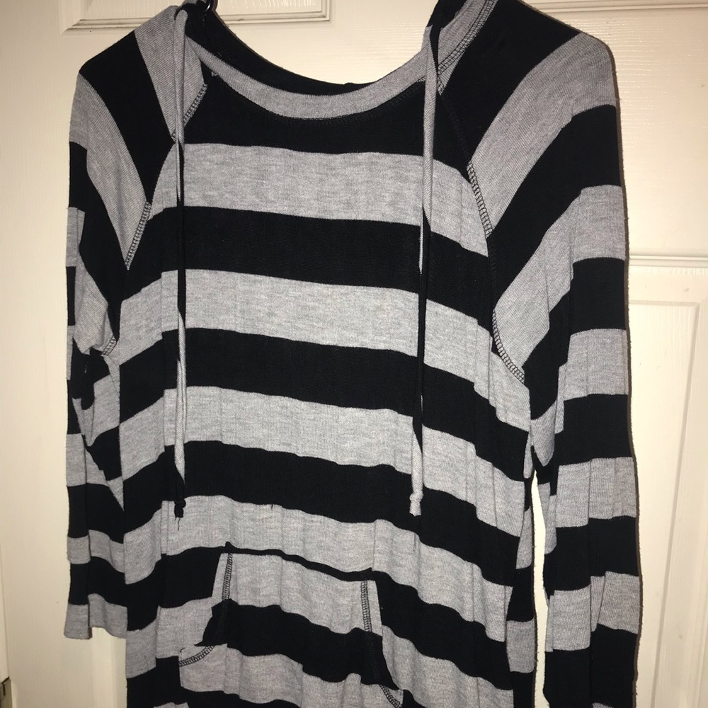 Black & Gray Hooded Long-Sleeve Shirt